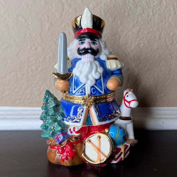 Vintage Porcelain Nutcracker Hinged Keepsake / Christmas Box, Traditions Accents - Picture 1 of 8